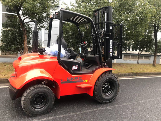 3000kg-5000kg 4wd 거친 지형 포크리프트 오프로드 포크리프트 승용차