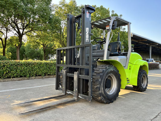 3000kg-5000kg 4wd 거친 지형 포크리프트 오프로드 포크리프트 승용차